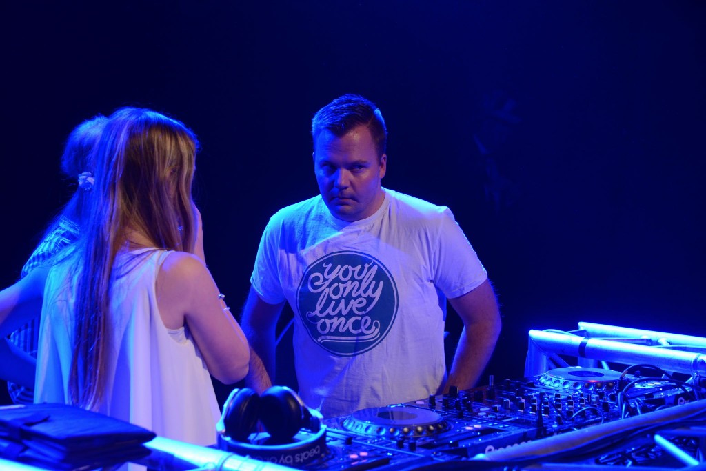 ../Images/Jeugddisco White Edition 216.jpg
